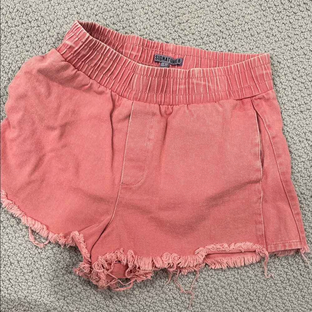 Signature Women's Coral Frayed Jean Shorts L